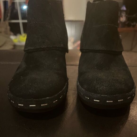 Merrell Black Luxe Button Ankle Slip On Booties - Picture 2 of 11